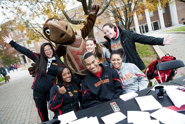 UMD Students with Terp Mascot