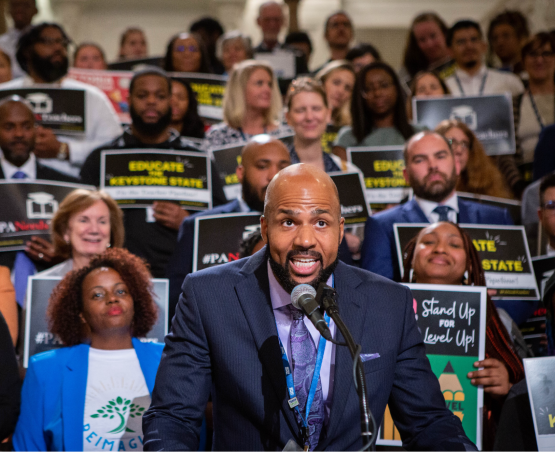 Leon Smith '01 engaging in advocacy with Teach Plus