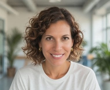 Monica_Simonsen_Headshot