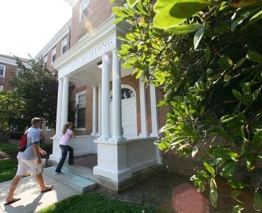 Students entering the Benjamin Building