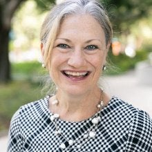 Laura Osteen headshot